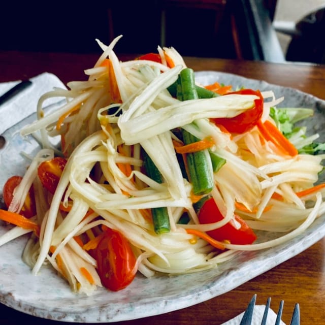 Som tum salad.