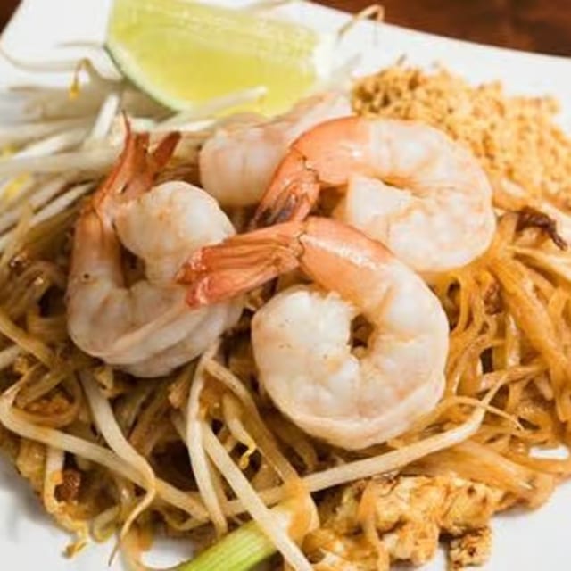 L - pad Thai.